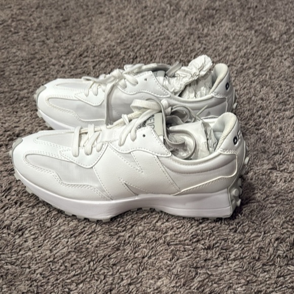New Balance X Figs 327 Women's White Athletic Sneakers size 9.5 - Picture 5 of 7